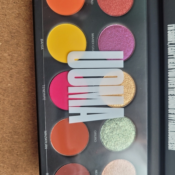 UOMA Black Magic Carnival eyeshadow Palette - Picture 15 of 16